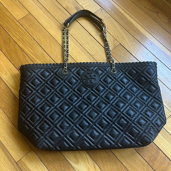 Tory Burch Handbags - Tory Burch Marion Quilted Tote